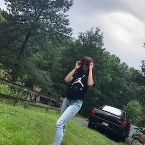 Meet your Posher, Adrianna